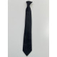 Cravate Noire Fermeture par attache métallique.