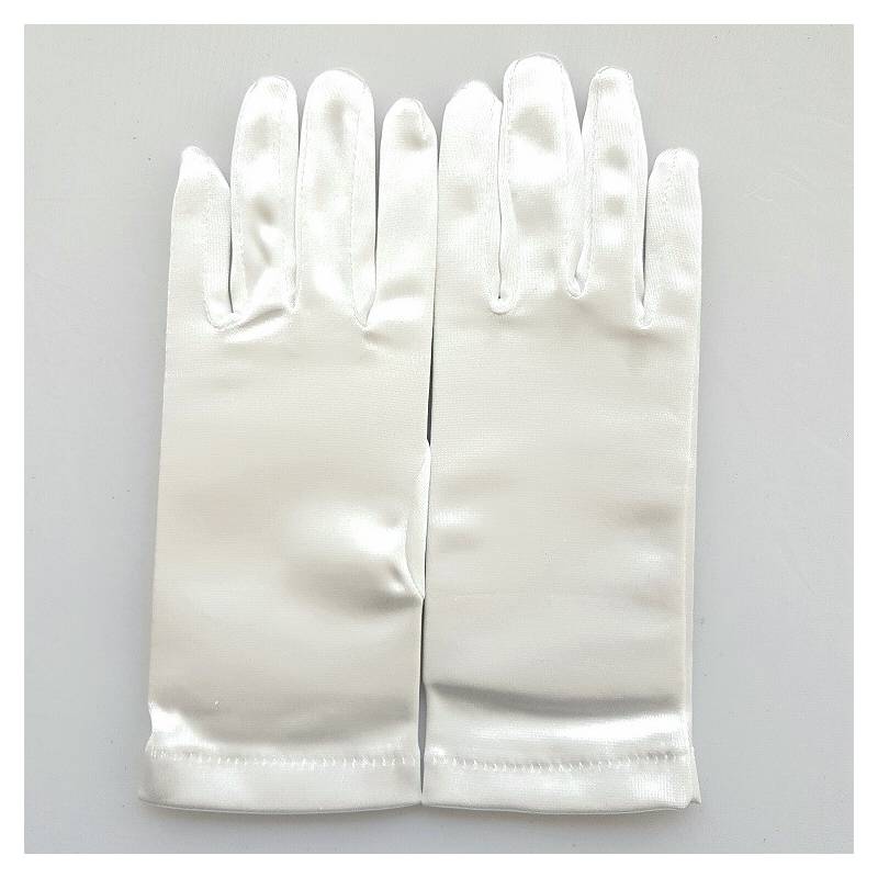 Porter des gants blancs vernis en soirées intimes