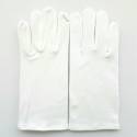 Gants en coton blancs pour enfant.